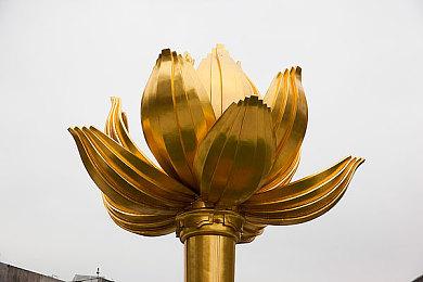 《丧尸围城：豪华复刻版》预约特典介绍 06版男主服装